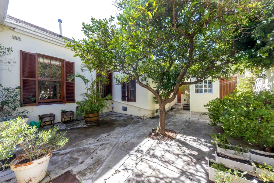 4 Bedroom Property for Sale in Oranjezicht Western Cape